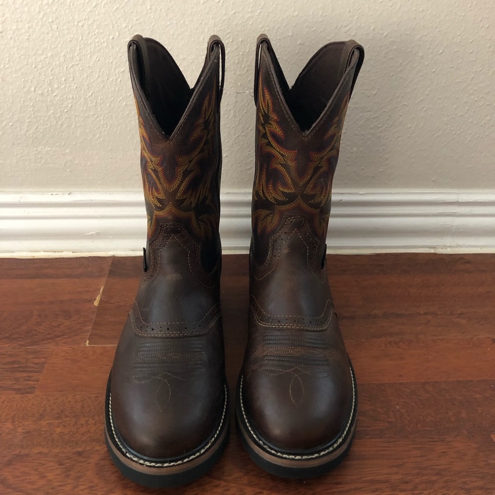 SOLD Brand New Justin Boots 9EE